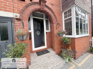 Entrance Porch- click for photo gallery